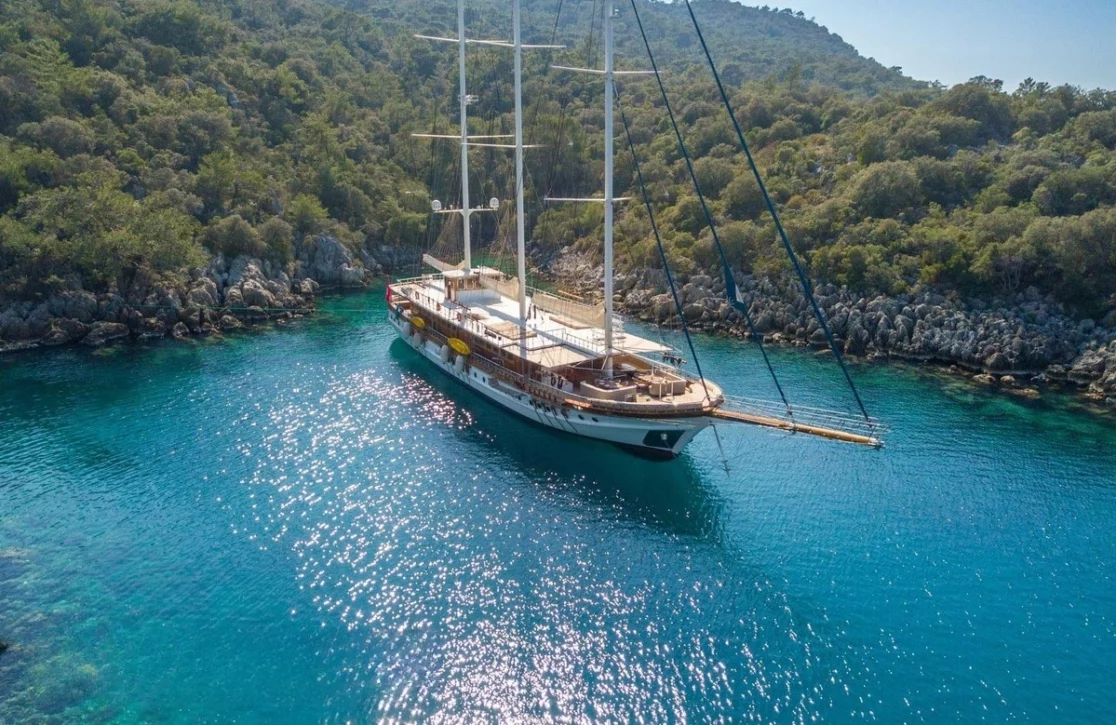 An image of Admiral yacht