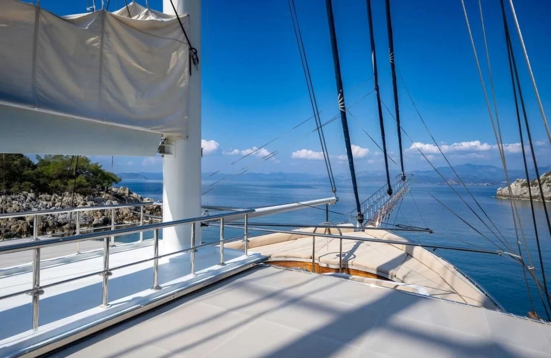 An image of Admiral yacht