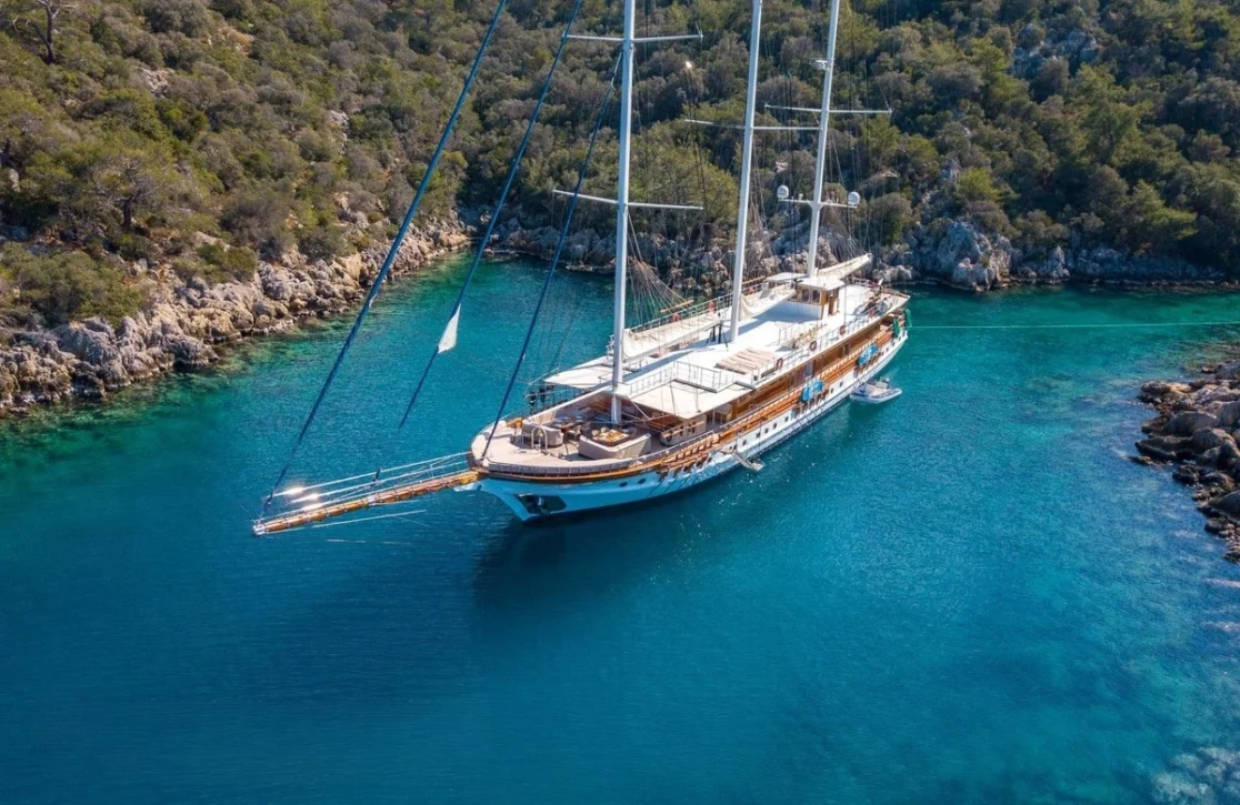 An image of Admiral yacht