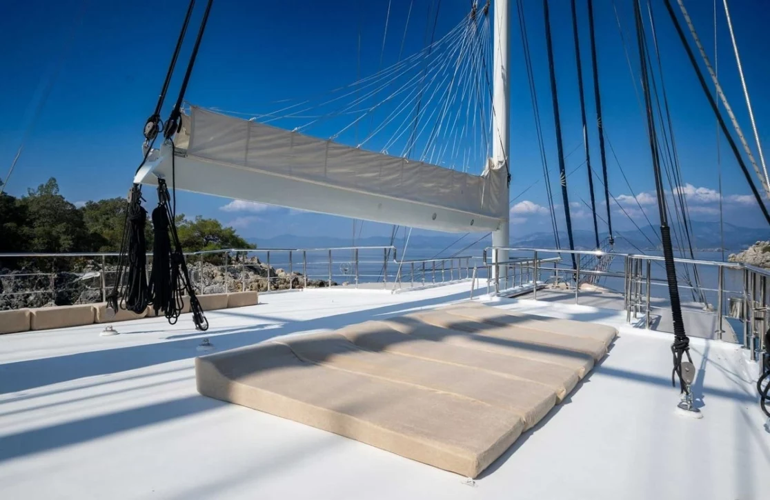 An image of Admiral yacht
