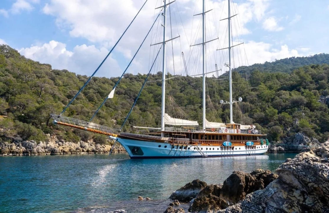 An image of Admiral yacht