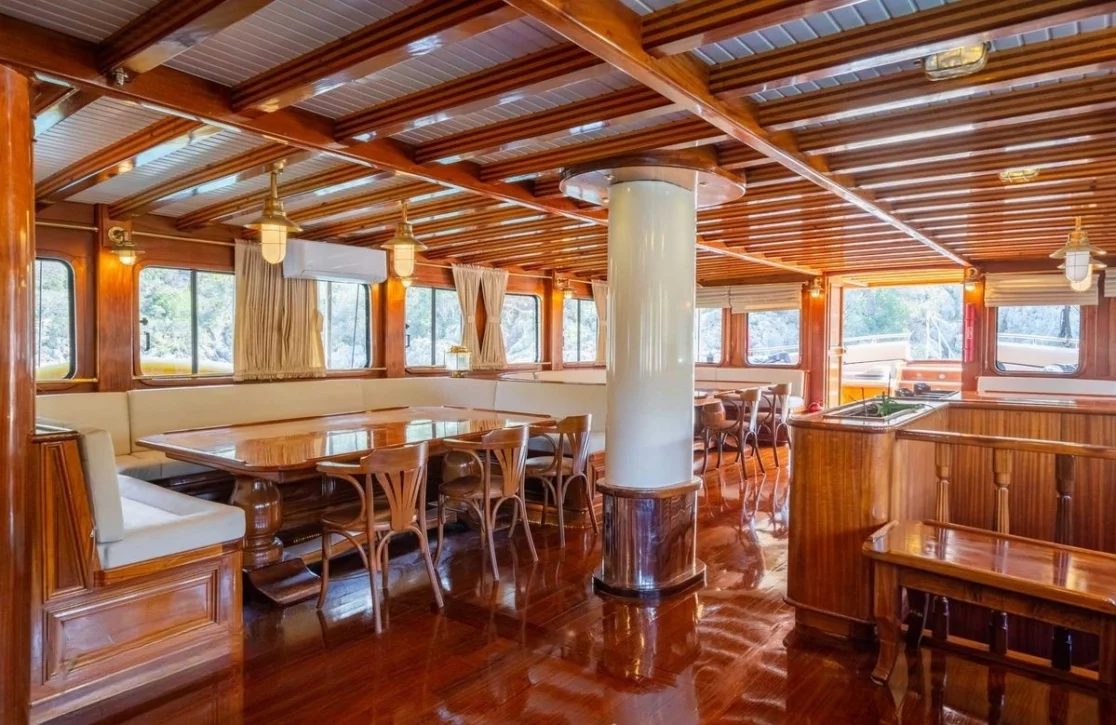 An image of Admiral yacht