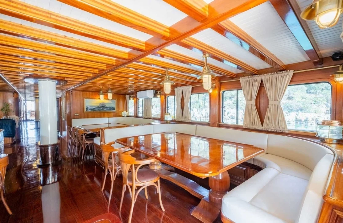 An image of Admiral yacht