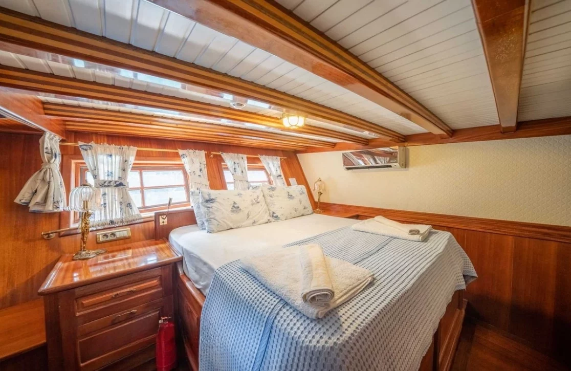 An image of Admiral yacht