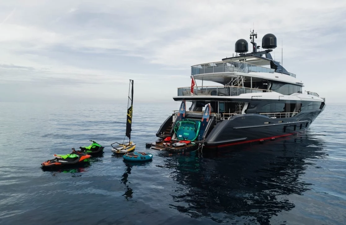 An image of Adva yacht