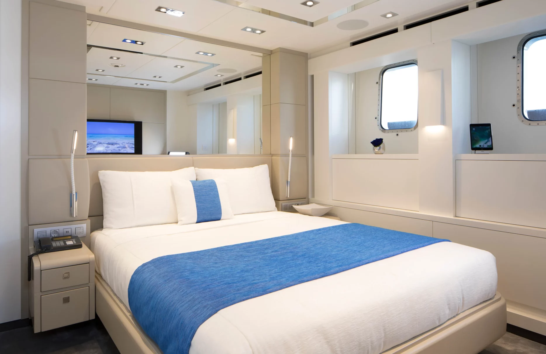 A preview of interior Bedroom cabin