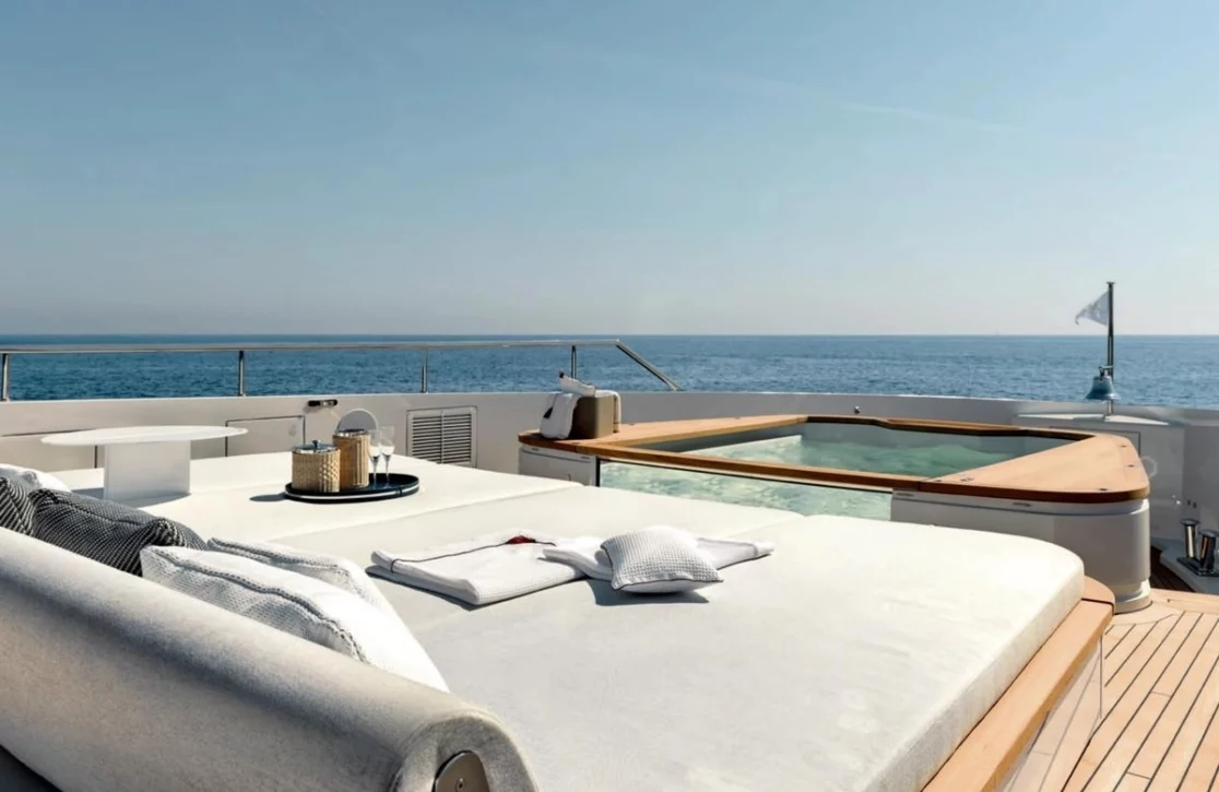 An image of Alluria yacht