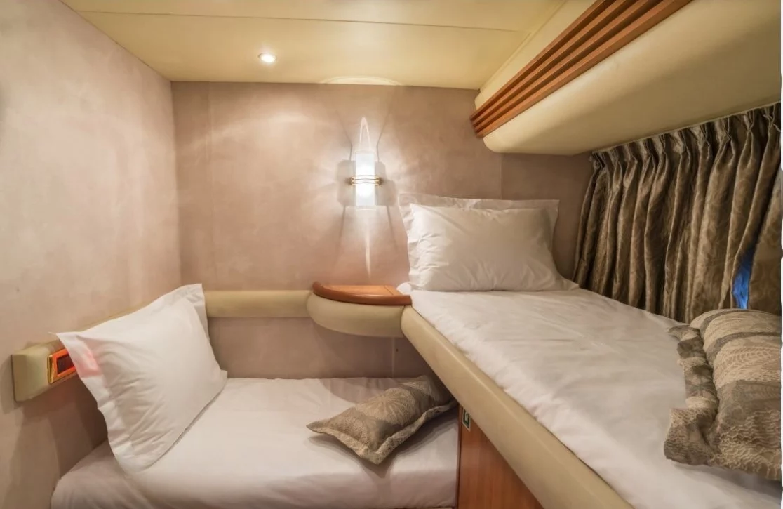 An image of Almaz yacht