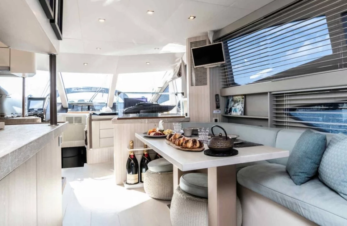 An image of Ammonite yacht