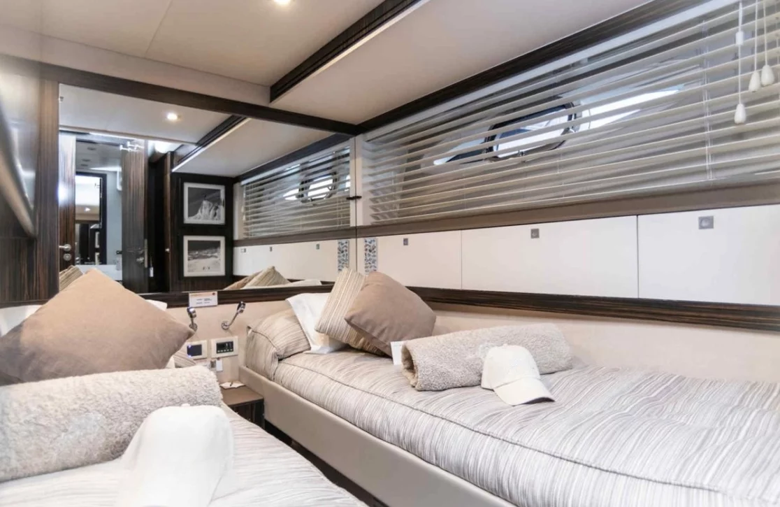An image of Ammonite yacht