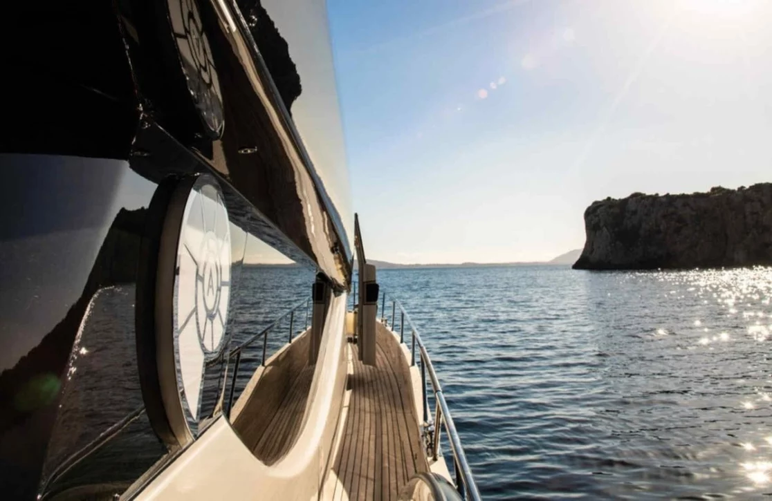 An image of Ammonite yacht