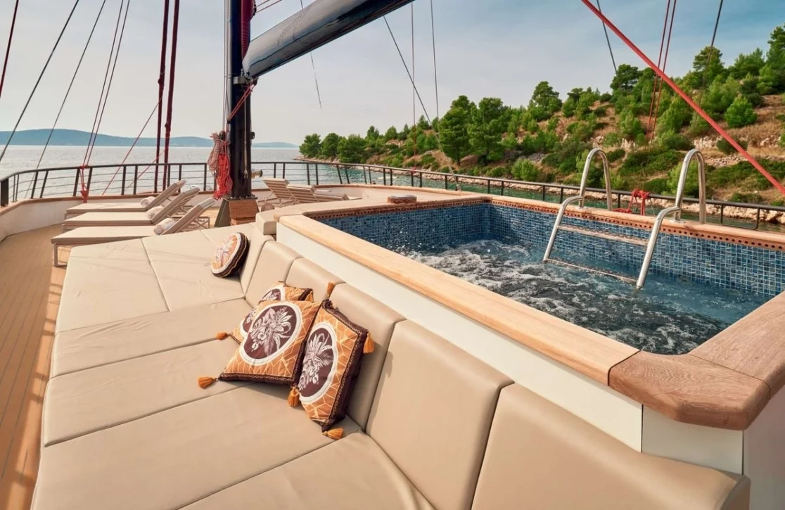 An image of Anetta yacht