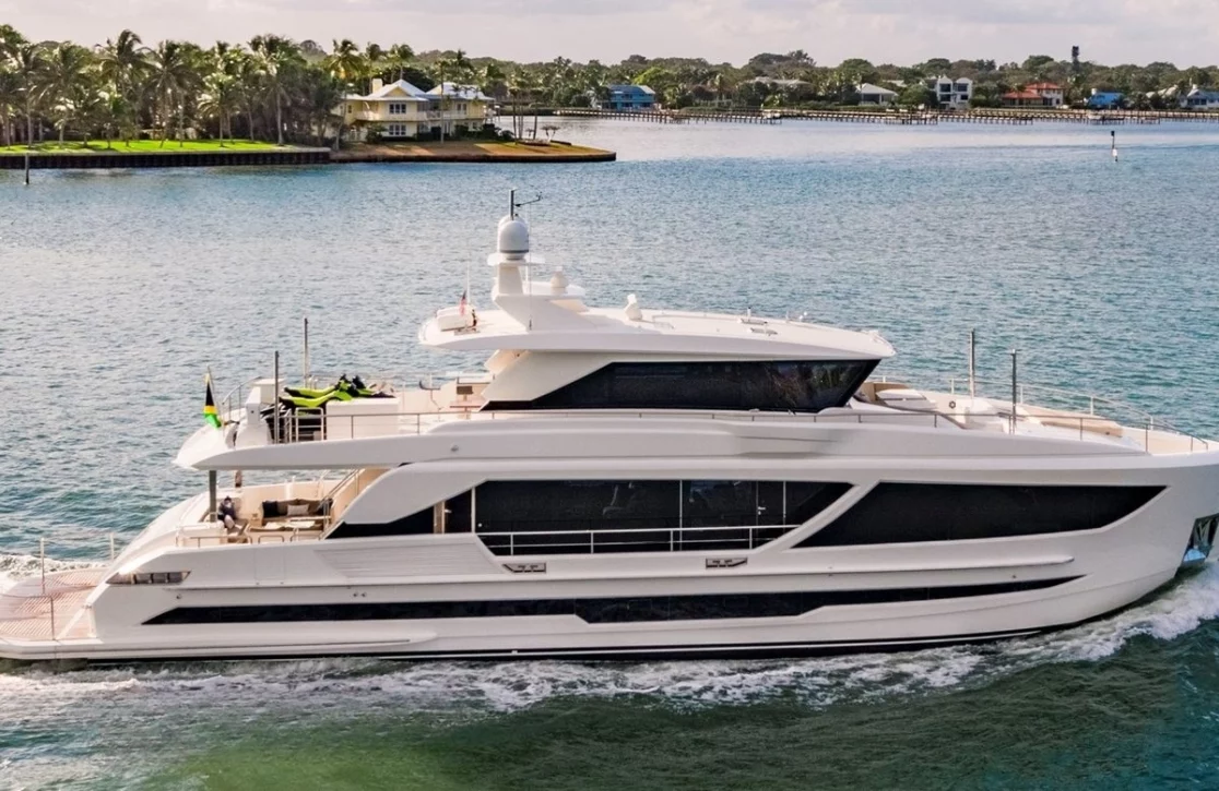 An image of Aqua Life yacht