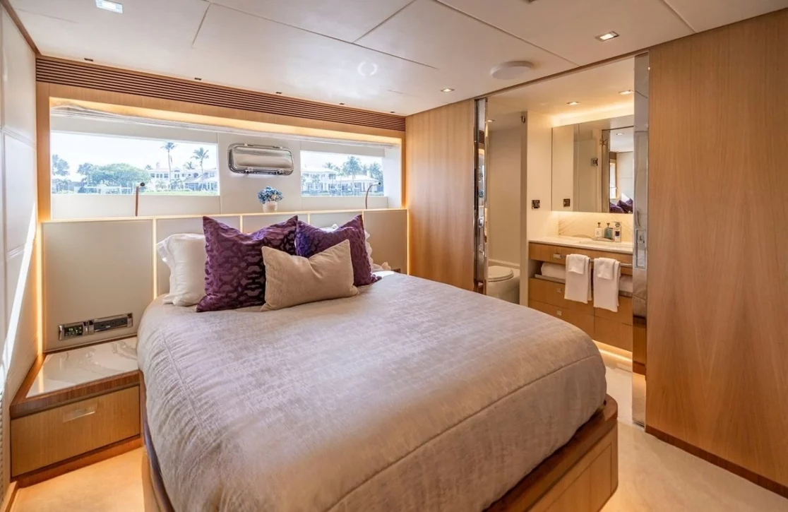 An image of Aqua Life yacht