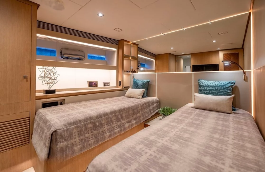 An image of Aqua Life yacht