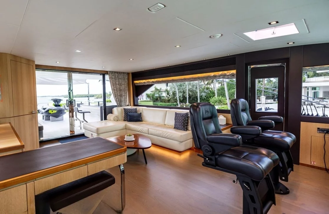 An image of Aqua Life yacht