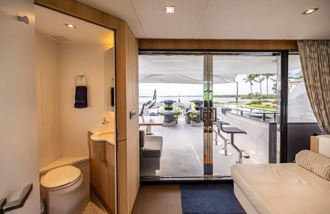 An image of Aqua Life yacht