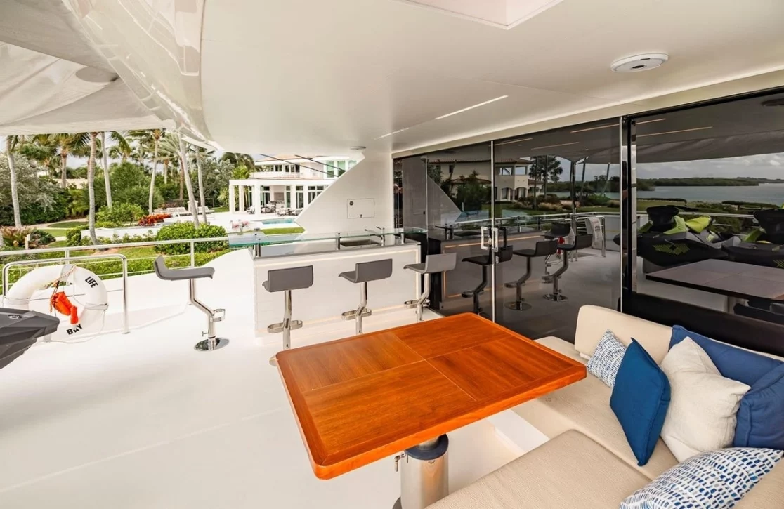 An image of Aqua Life yacht