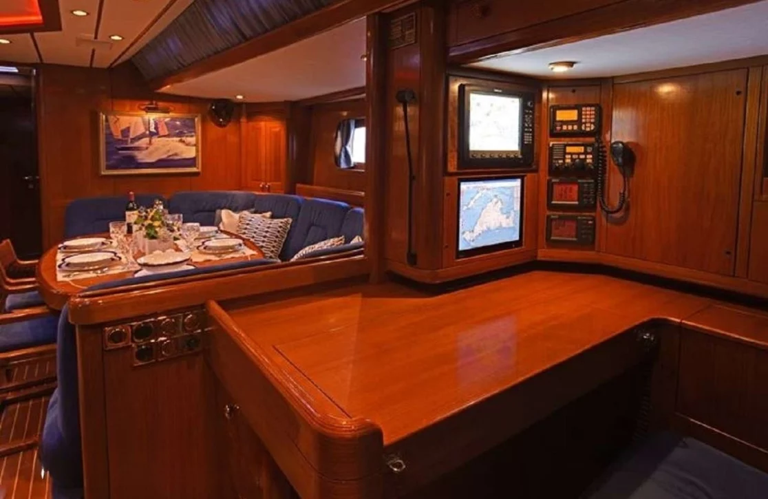 An image of Aquila yacht