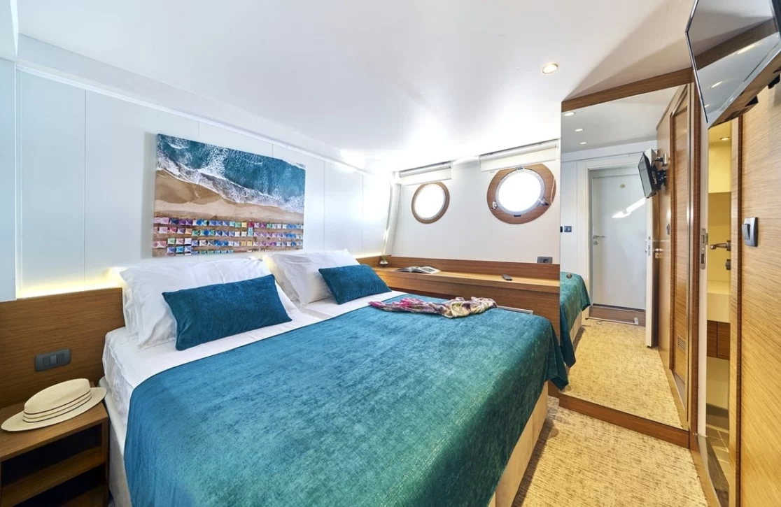 An image of Ardura yacht