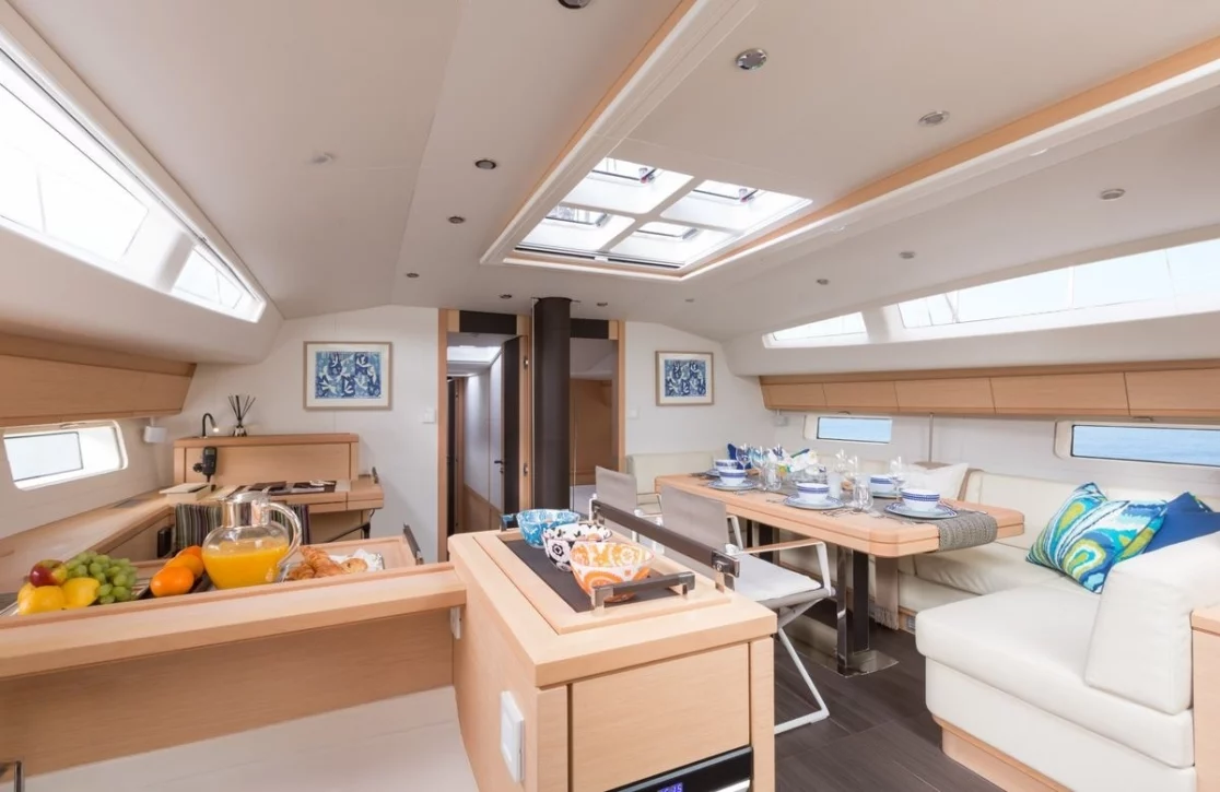 An image of Argentous yacht