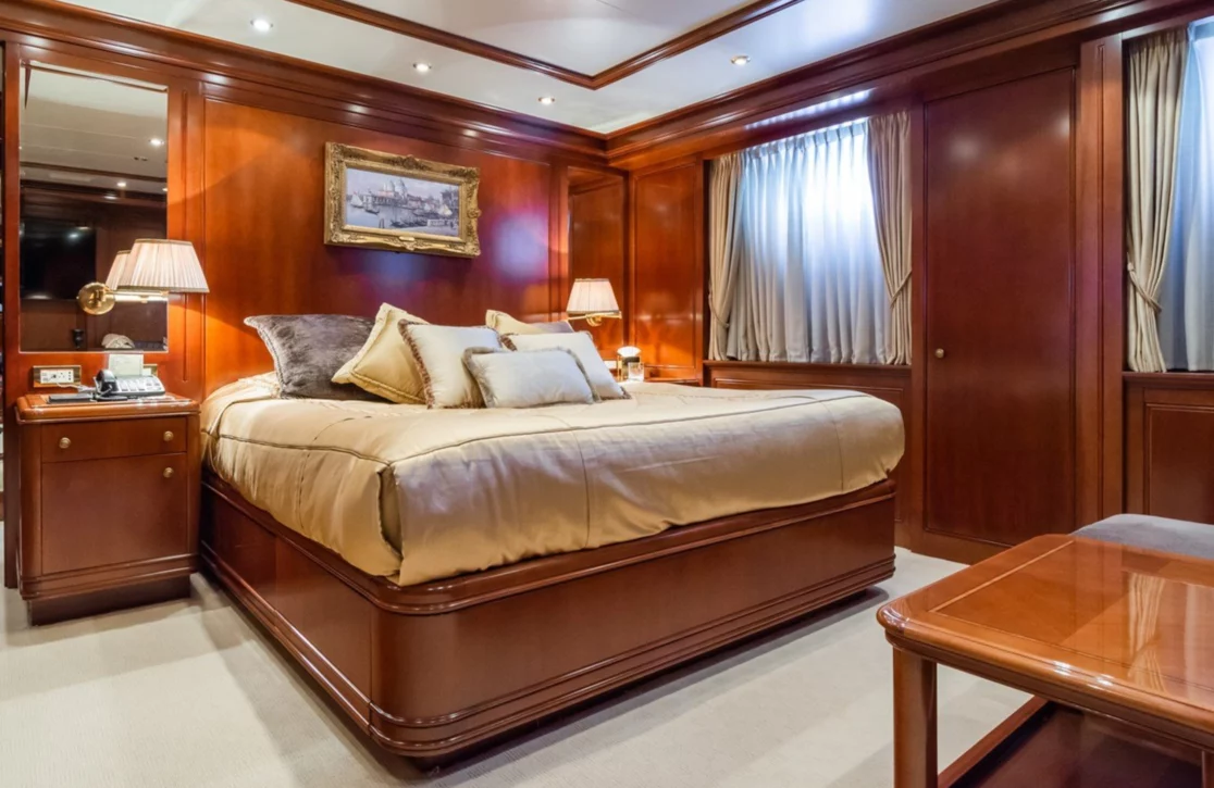 An image of Apogee yacht