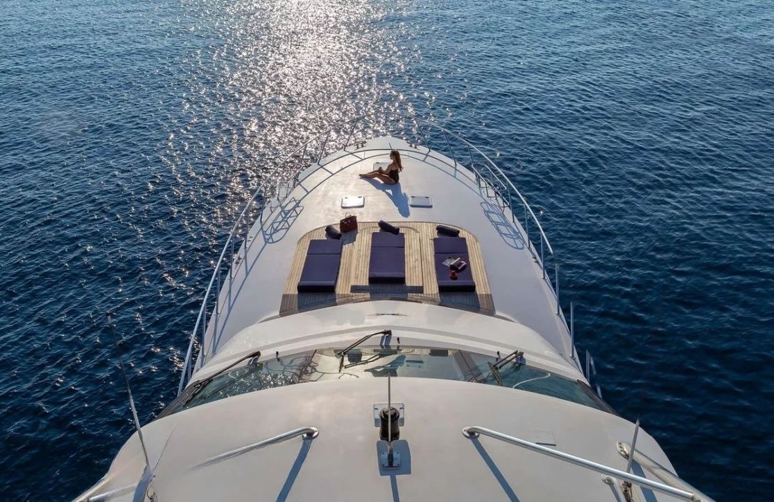 An image of Astrape yacht