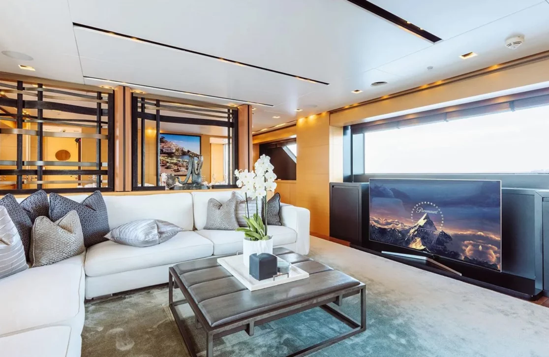 An image of Away yacht