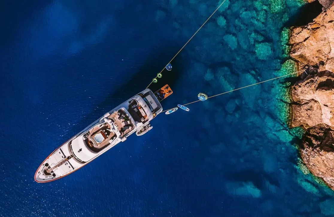 An image of Oak yacht