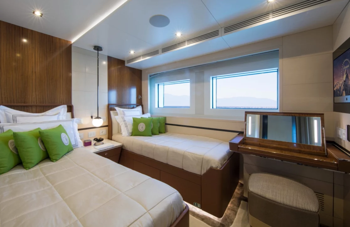 An image of Spring yacht
