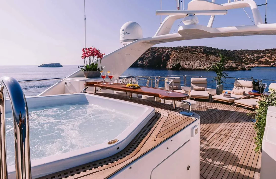 An image of Oak yacht
