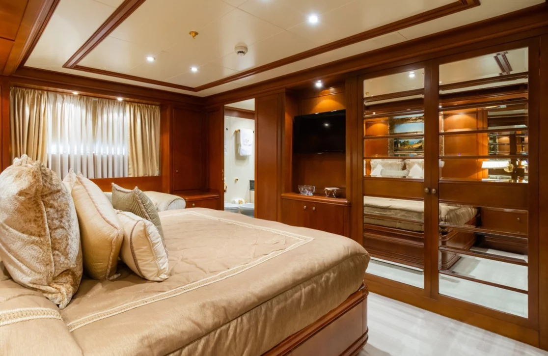 An image of Apogee yacht