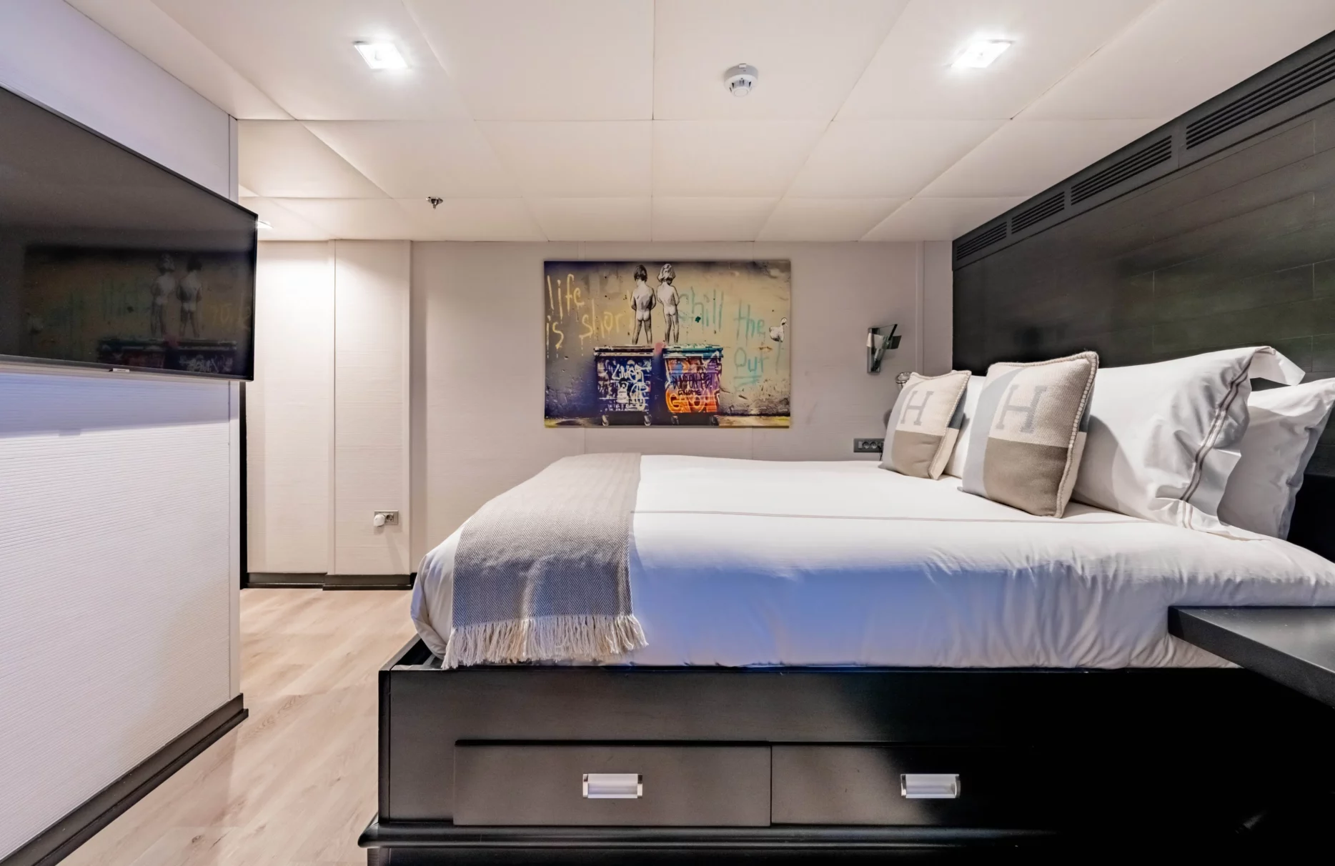 A preview of interior Bedroom cabin