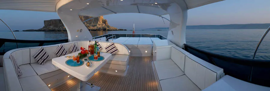 An image of Meme yacht
