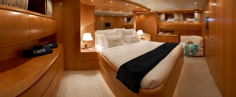 An image of Meme yacht