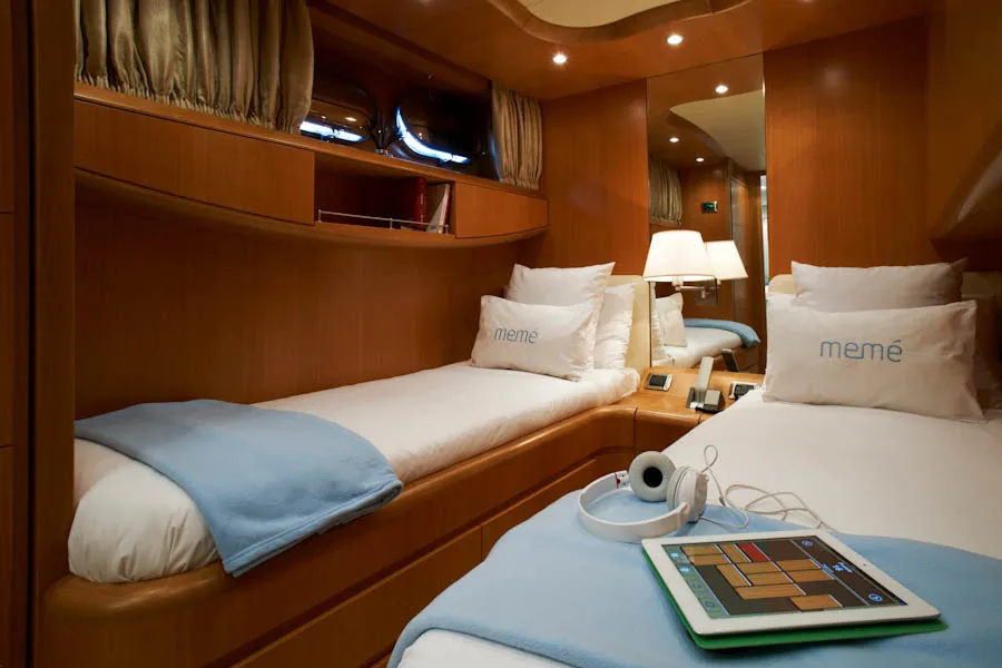 An image of Meme yacht