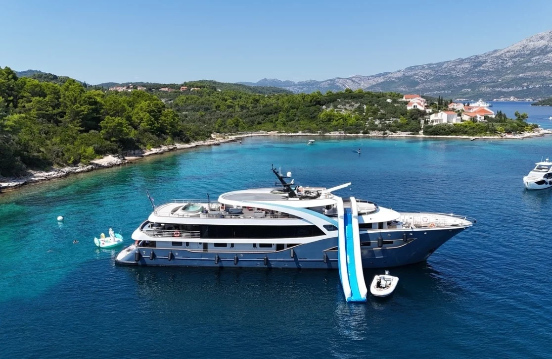 An image of Bella yacht