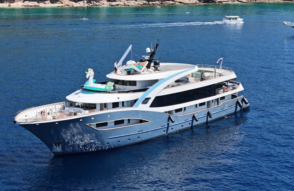 An image of Bella yacht