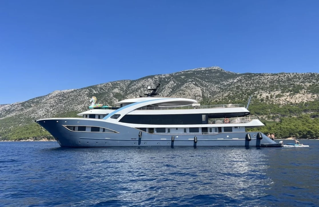 An image of Bella yacht