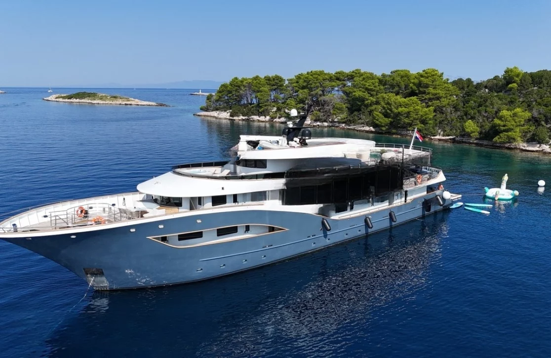 An image of Bella yacht