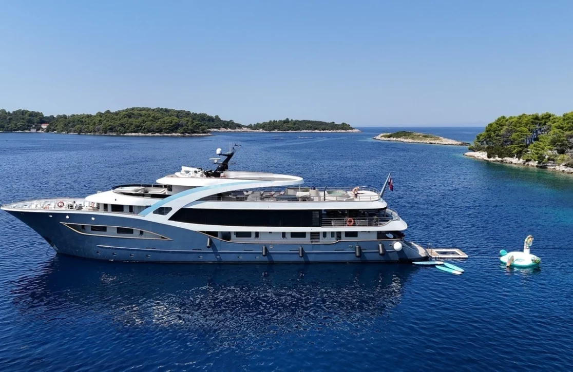 An image of Bella yacht