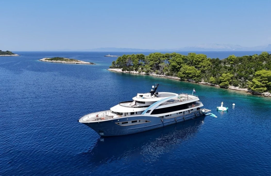 An image of Bella yacht