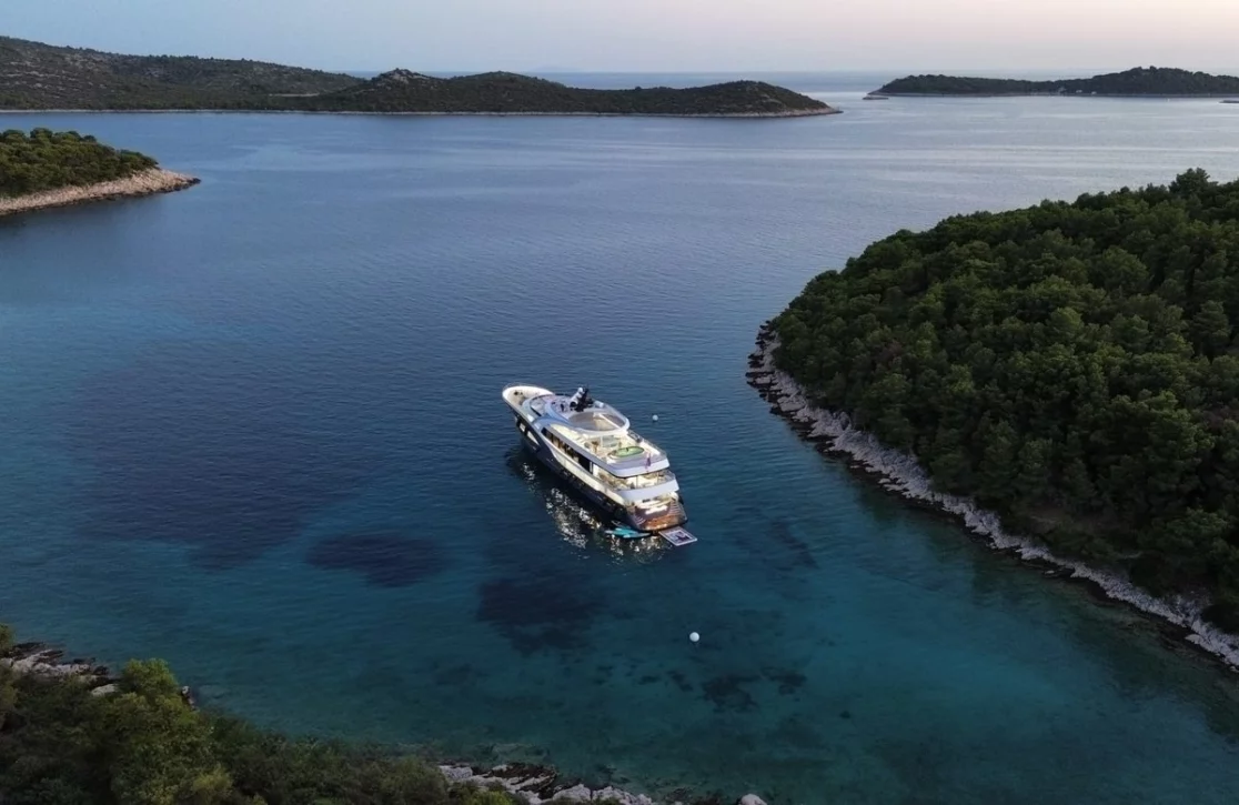 An image of Bella yacht