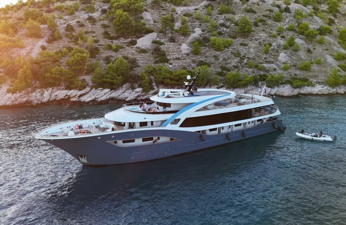 An image of Bella yacht