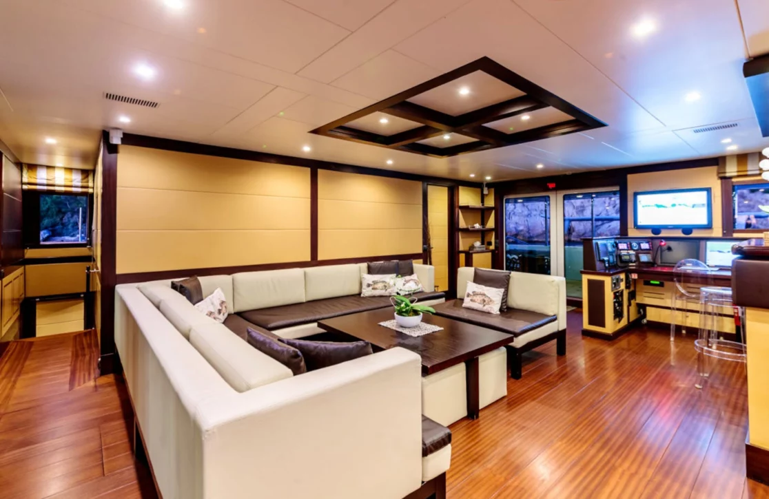 An image of Allures yacht