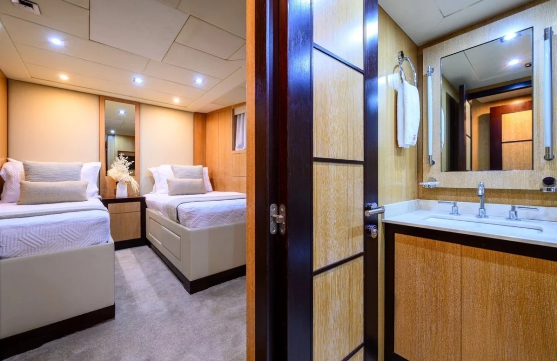 An image of Blanc yacht