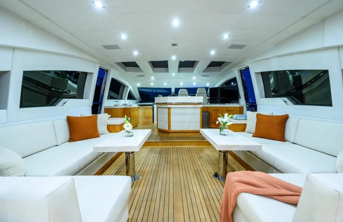 An image of Blanc yacht