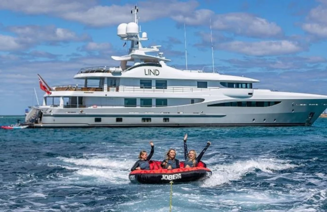 An image of Lind yacht