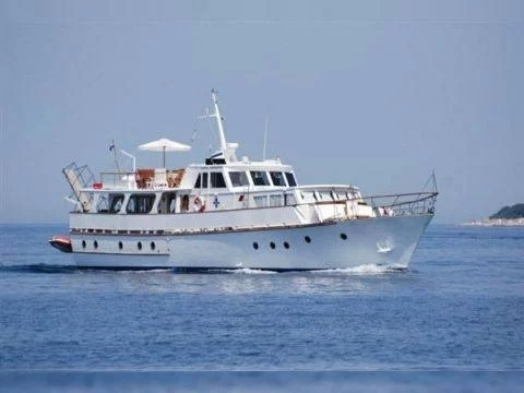 An image of Cadabra yacht
