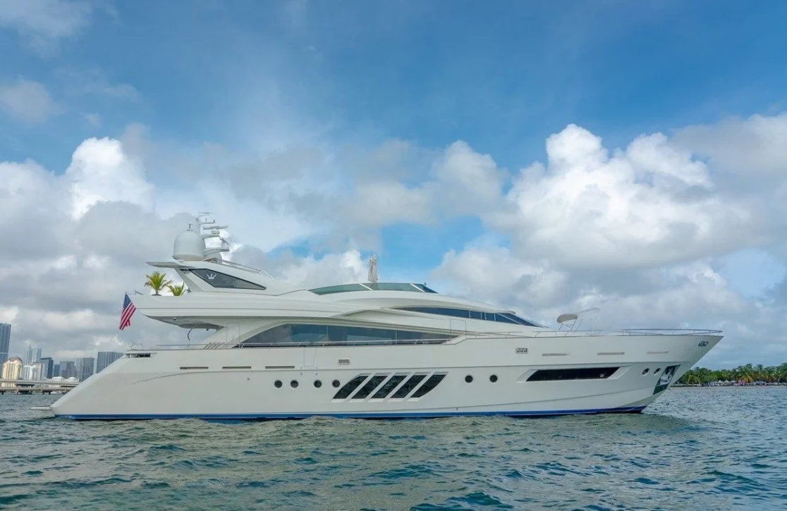 An image of Casual yacht